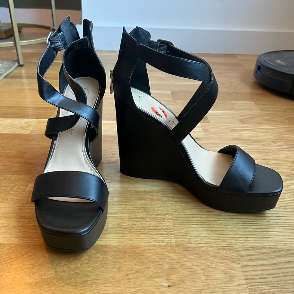 JESSICA SIMPSON BLACK WEDGE HEELS